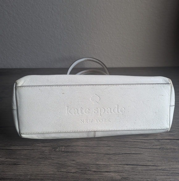 Kate Spade New York Villabella Avenue Elena Cream Leather Zip Close Purse Tote - Picture 13 of 16